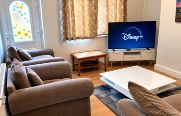 3-Bedroom Leeds House for Contractors & Families