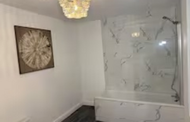 Wakefield 2-Bedroom Group Stay Near Trinity Walk