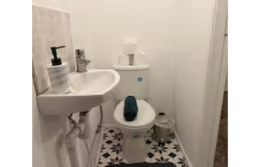 Wakefield 2-Bedroom Group Stay Near Trinity Walk