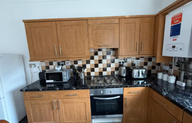 3-Bedroom Leeds House for Contractors & Families