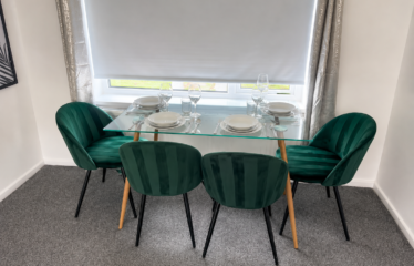 Huddersfield Serviced House for Families & Contractors
