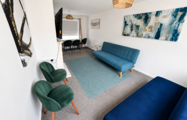 Huddersfield Serviced House for Families & Contractors