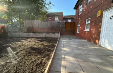 Leeds 2-Bed Home Near Hyde Park with Parking